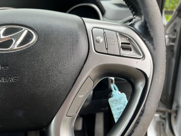 Hyundai ix35 ** ON HOLD 358607499