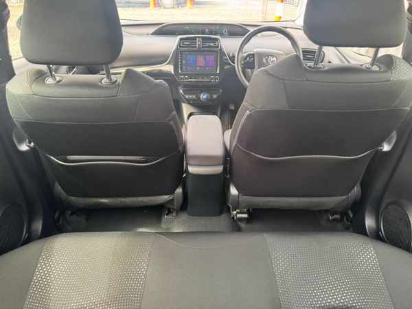TOYOTA PRIUS HYBRID AUTOMATIC 358601852