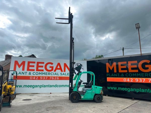 2009 MITSUBISHI 3 TON FORKLIFT....3 STAGE MAST 358695356