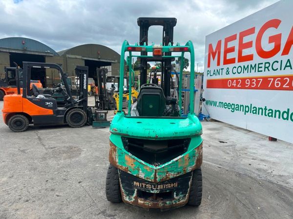 2009 MITSUBISHI 3 TON FORKLIFT....3 STAGE MAST 358695369