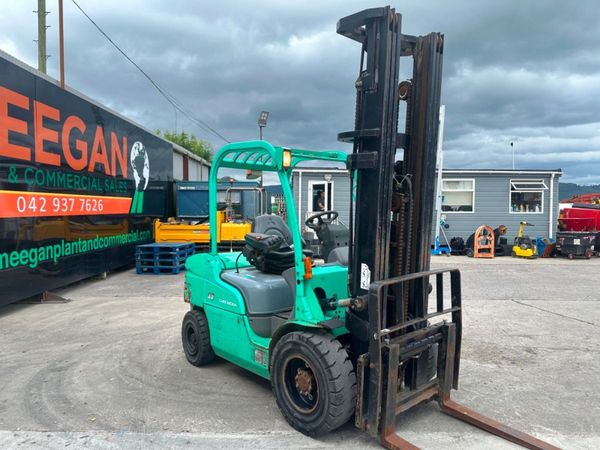 2009 MITSUBISHI 3 TON FORKLIFT....3 STAGE MAST 358695363