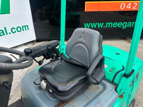 2009 MITSUBISHI 3 TON FORKLIFT....3 STAGE MAST 358695376