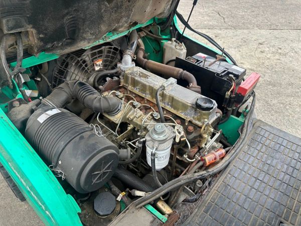 2009 MITSUBISHI 3 TON FORKLIFT....3 STAGE MAST 358695381