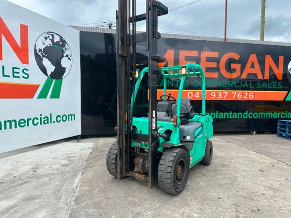 2009 MITSUBISHI 3 TON FORKLIFT....3 STAGE MAST 358695382