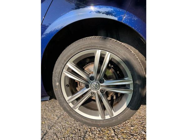 Volkswagen Golf Highline 2.0 TDI Manual 6speed FW 358735370