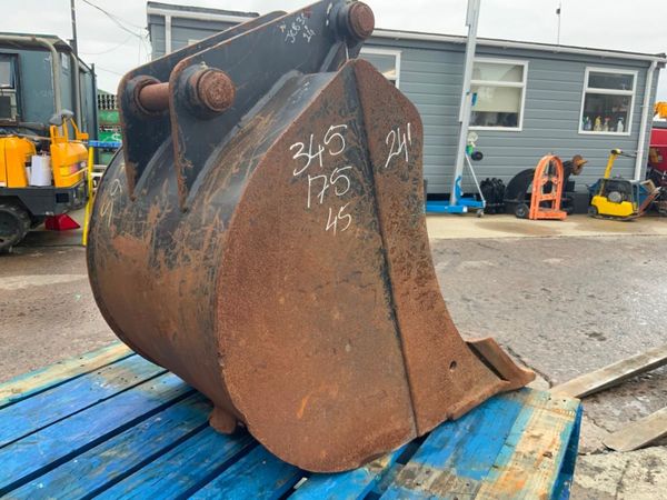 24" DIGGING BUCKET....45mm PINS.....JCB 3CX...... 358732926