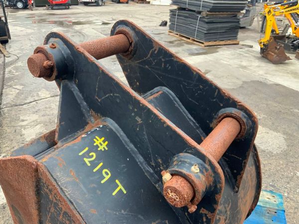 24" DIGGING BUCKET....45mm PINS.....JCB 3CX...... 358732923