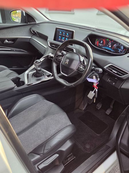 2017 PEUGEOT 3008 1.6HDI ALLURE 358747107
