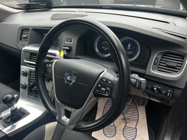 2013 VOLVO S60 R DESIGN 1.6d D2 358740863