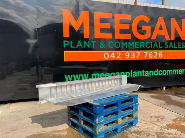 2.5mts ALUMINIUM LOADING RAMPS....6 TONNE...3755.. 358954863