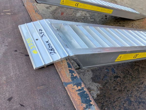 2.5mts ALUMINIUM LOADING RAMPS....6 TONNE...3755.. 358954877