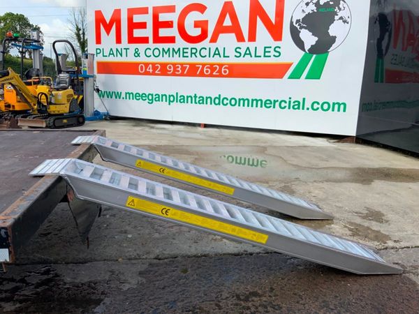 2.5mts ALUMINIUM LOADING RAMPS....6 TONNE...3755.. 358954878