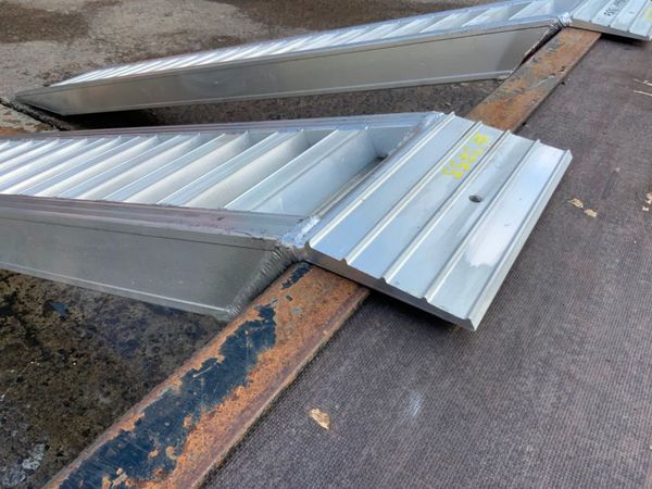 2.5mts ALUMINIUM LOADING RAMPS....6 TONNE...3755.. 358954873
