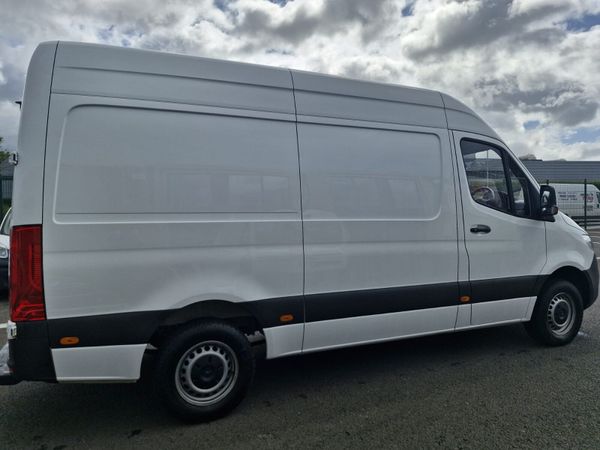Mercedes-Benz Sprinter 2022 358961229
