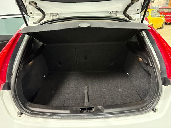2014 Volvo V40 T4 1.6 Auto 180 Bhp 358975645