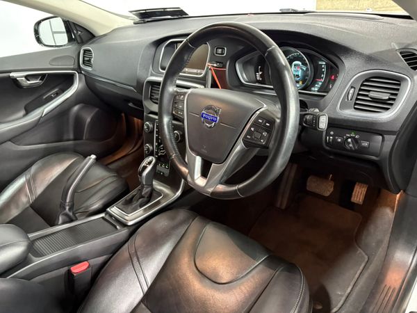 2014 Volvo V40 T4 1.6 Auto 180 Bhp 358975648