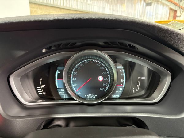 2014 Volvo V40 T4 1.6 Auto 180 Bhp 358975654