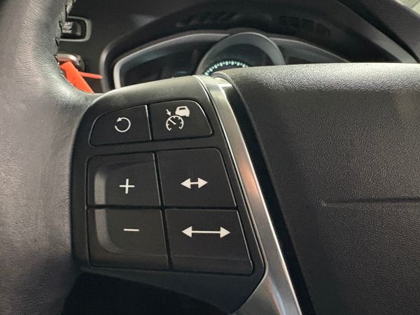 2014 Volvo V40 T4 1.6 Auto 180 Bhp 358975655