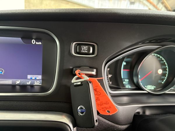 2014 Volvo V40 T4 1.6 Auto 180 Bhp 358975657