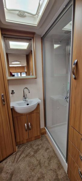 Lunar Clubman ES caravan 359028878