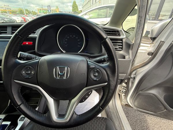 2016 Honda Jazz/Fit 1.5 Hybrid auto Top Specs 359057187