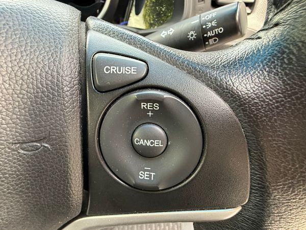 2016 Honda Jazz/Fit 1.5 Hybrid auto Top Specs 359057188