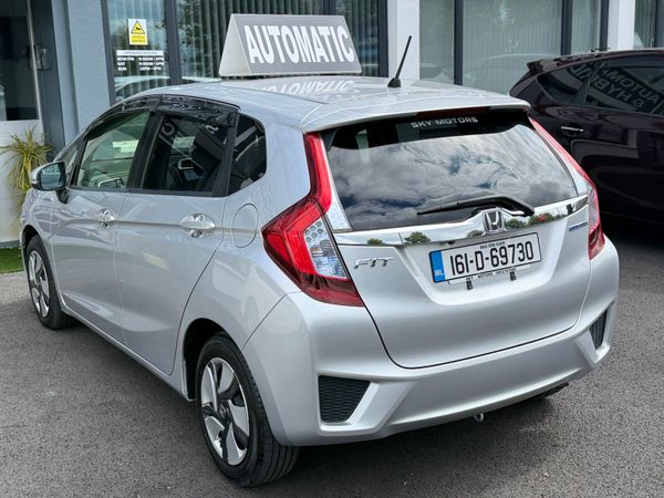 2016 Honda Jazz/Fit 1.5 Hybrid auto Top Specs 359057183