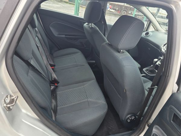 Ford Fiesta 2011 359084669