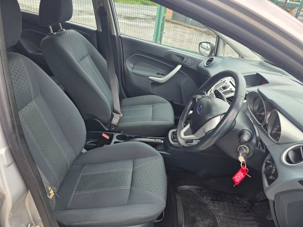 Ford Fiesta 2011 359084674