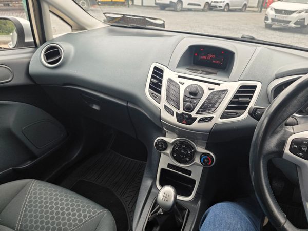 Ford Fiesta 2011 359084675