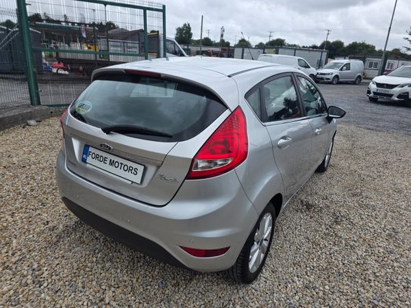 Ford Fiesta 2011 359084670