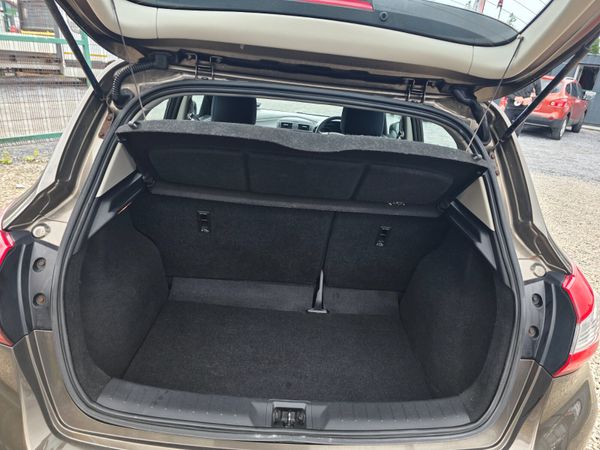 Nissan Pulsar 2015 359086464