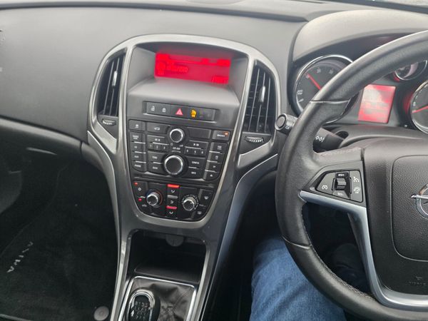 Opel Astra 2014 359083551