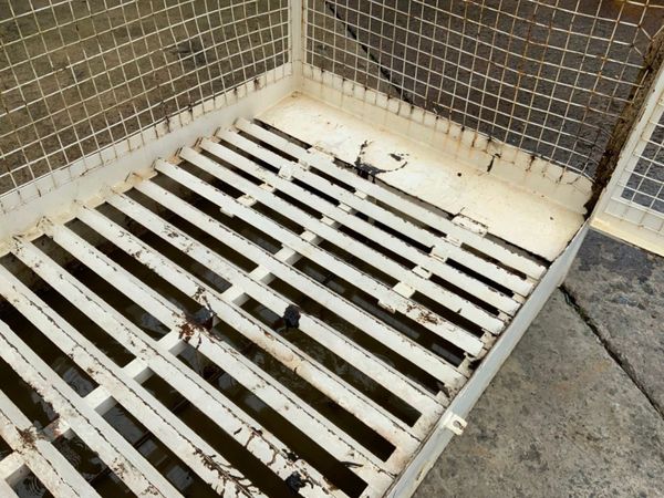 CHEMICAL STORAGE (COSHH) CAGE.......3712. 359094221