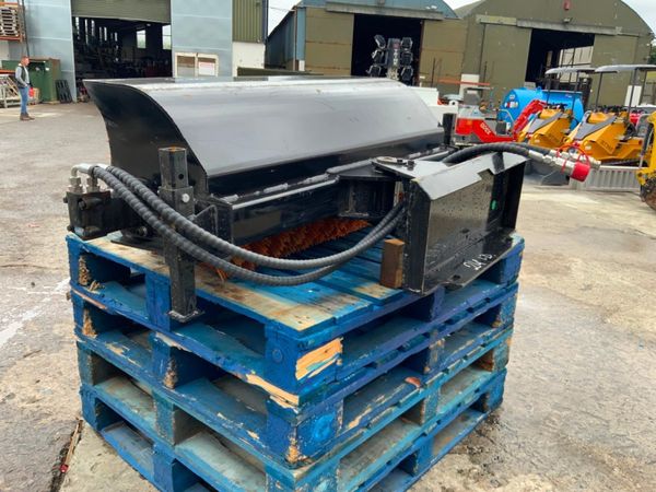 MINI SKID STEER HYDRAULIC ROAD BRUSH.. 359104213