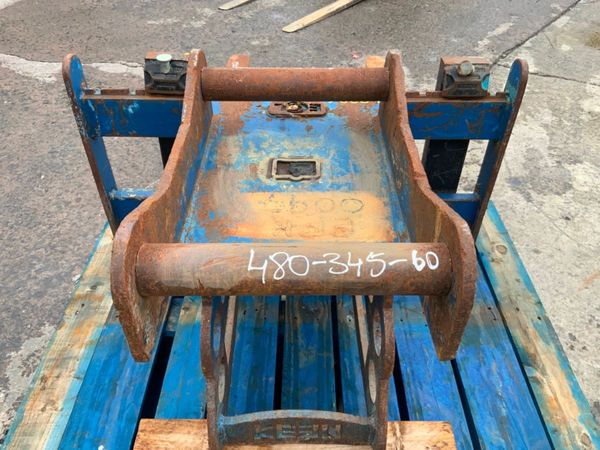 ENGCON S60 HITCH....PALLET FORKS......3396 359104267
