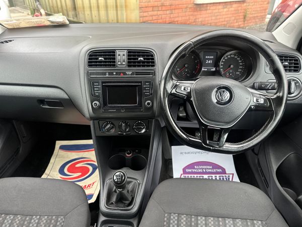 Volkswagen Polo 2016 1.0L  petrol Bluemotion 359114242