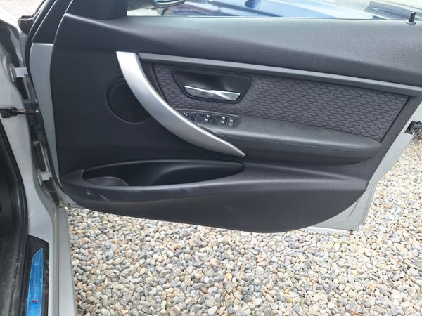 BMW 320d M Sport // Sunroof // Pro Nav // 359127488