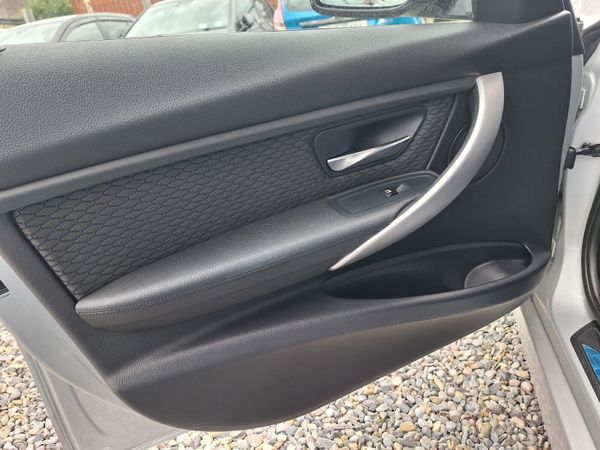 BMW 320d M Sport // Sunroof // Pro Nav // 359127502