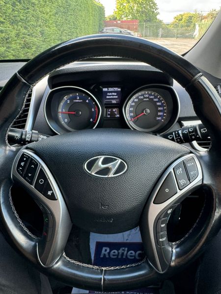Hyundai i30 2014 DELUXE 1.6 CRDi 359154591