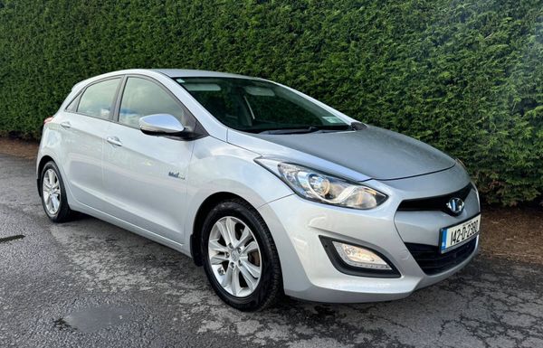 Hyundai i30 2014 DELUXE 1.6 CRDi 359154600
