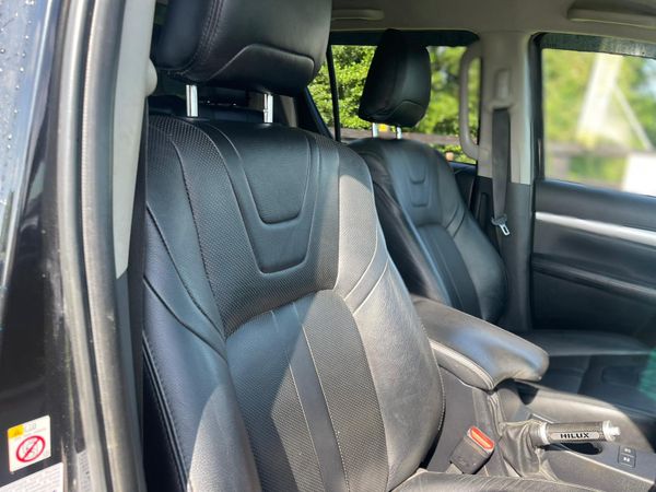 172 Toyota Hilux Invincible Low Miles**** 359170623