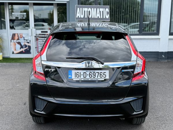 2016 Honda Fit 1.5 Hybrid auto Top Specs 359170697