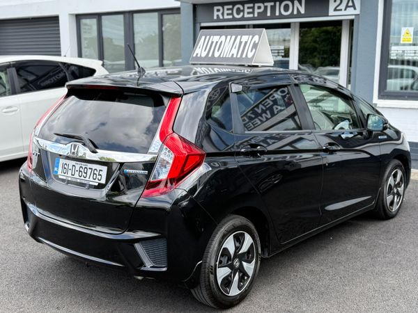 2016 Honda Fit 1.5 Hybrid auto Top Specs 359170698