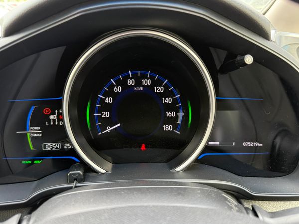 2016 Honda Fit 1.5 Hybrid auto Top Specs 359170701