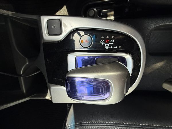 2016 Honda Fit 1.5 Hybrid auto Top Specs 359170703