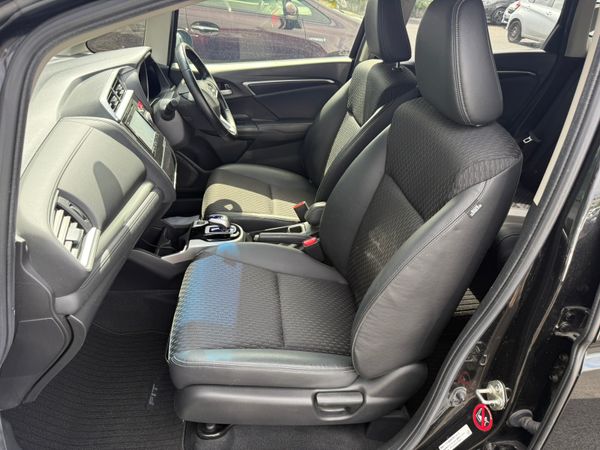2016 Honda Fit 1.5 Hybrid auto Top Specs 359170713