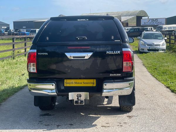 172 Toyota Hilux Invincible X Manual 359170774
