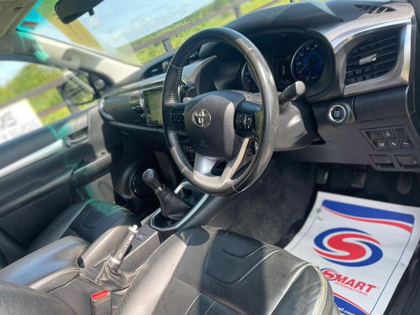 172 Toyota Hilux Invincible X Manual 359170782