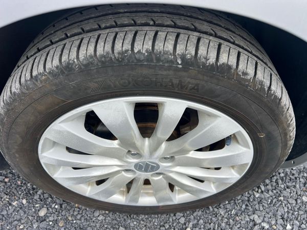 12 Suzuki Swift Autos 359184608